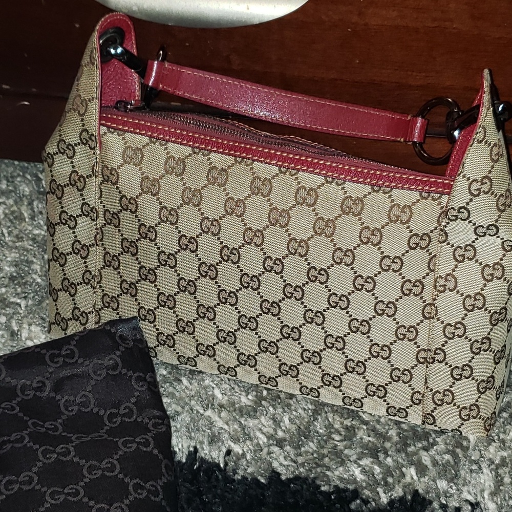 100% Auth Gucci canvas shoulder bag